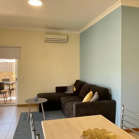 Oura Oasis A - Shared Pool - 4 Guests - *