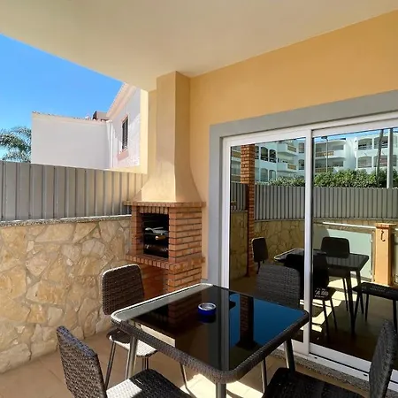 Oura Oasis A - Shared Pool - 4 Guests - *
