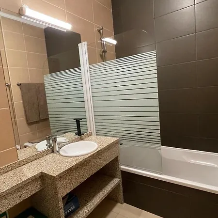 Oura Oasis A - Shared Pool - 4 Guests - Apartamento *